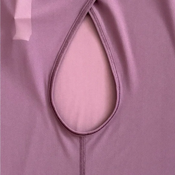 Lululemon Keyhole Mesh Long Sleeve Top Grape Thistle Size 6 NEVER WORN - Picture 4 of 10